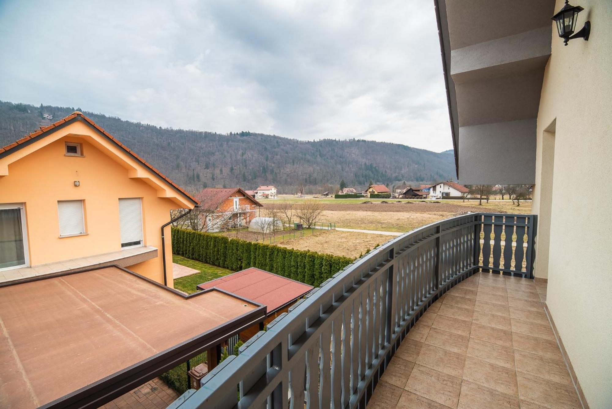 Škofljica Apartment Zelimlje מראה חיצוני תמונה